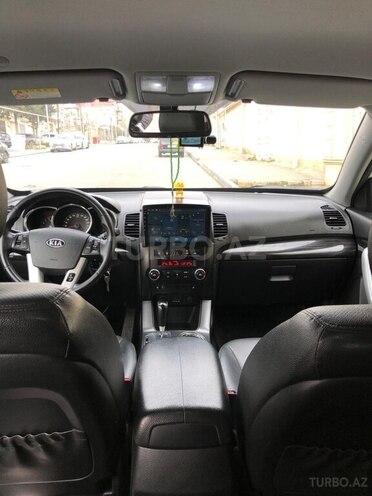 Kia Sorento-9