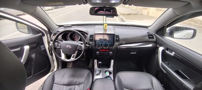 Kia Sorento-13