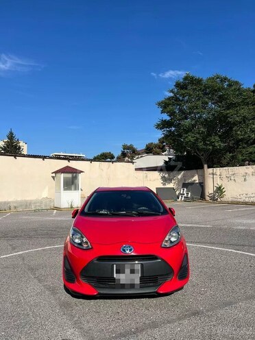 Toyota Aqua-2