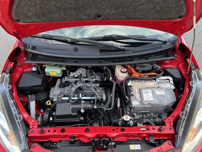 Toyota Aqua-10