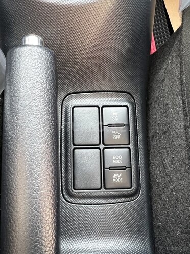 Toyota Aqua-19