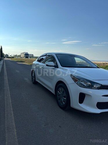 Kia Rio-5