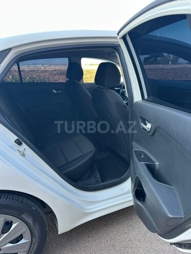 Kia Rio-11