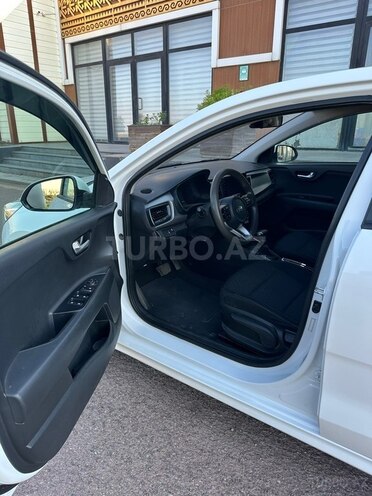 Kia Rio-7
