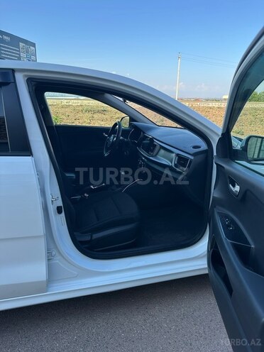 Kia Rio-9