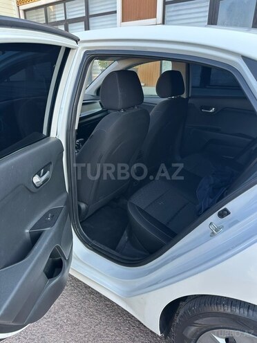 Kia Rio-15