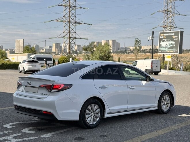 Hyundai Sonata-6