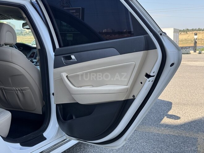 Hyundai Sonata-15