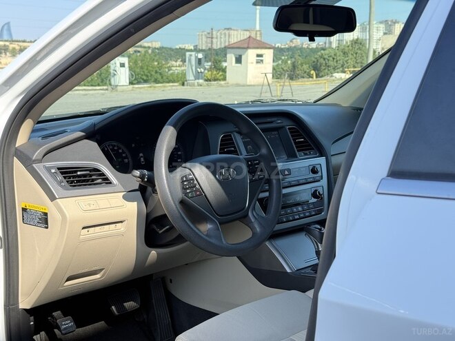 Hyundai Sonata-14