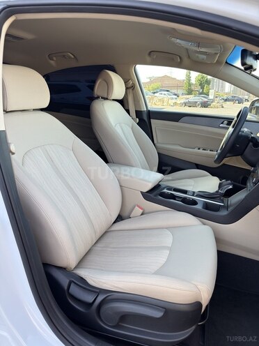 Hyundai Sonata-9