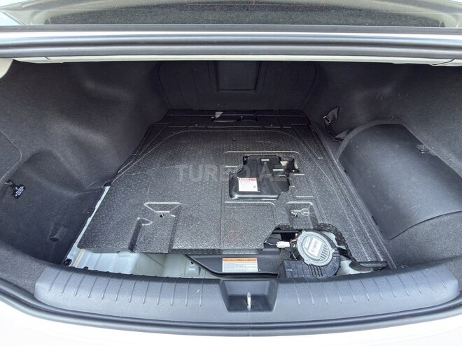 Hyundai Sonata-16