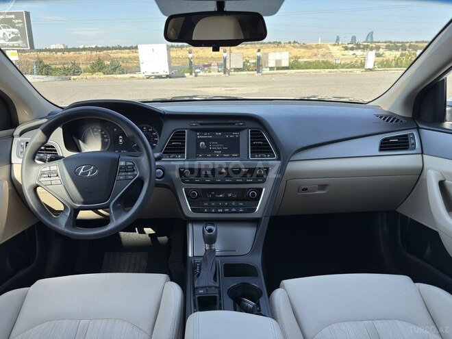 Hyundai Sonata-11