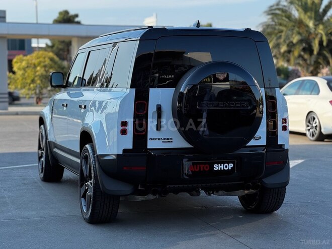 Land Rover Defender-7