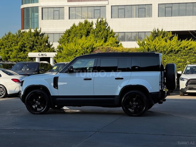 Land Rover Defender-10
