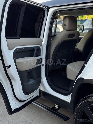 Land Rover Defender-23