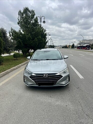 Hyundai Elantra-1