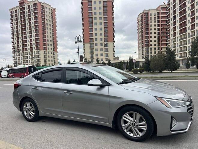 Hyundai Elantra-6