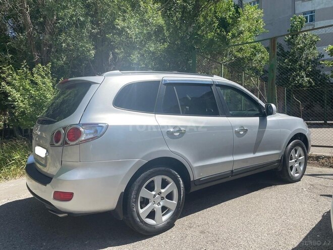 Hyundai Santa Fe-5