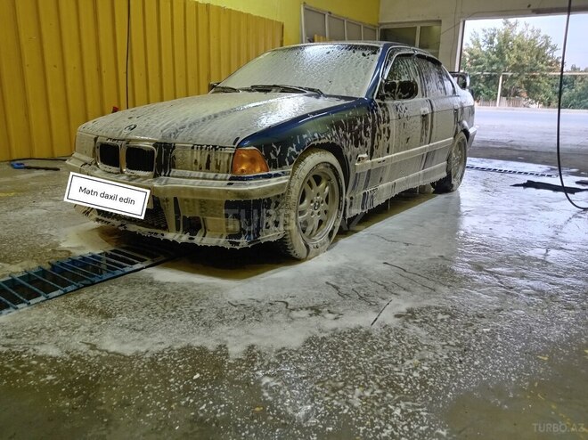 BMW 320-3
