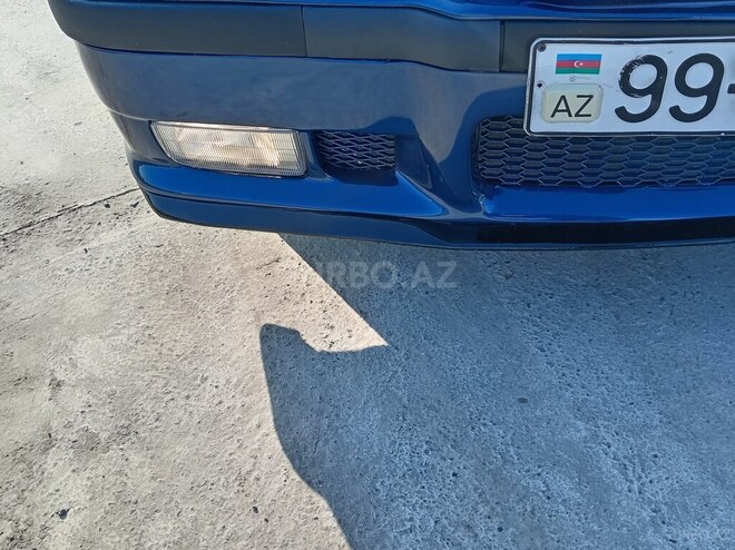 BMW 320-13