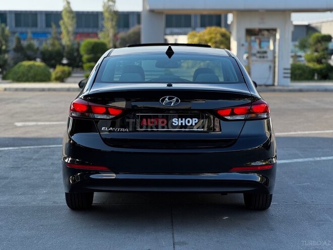 Hyundai Elantra-4