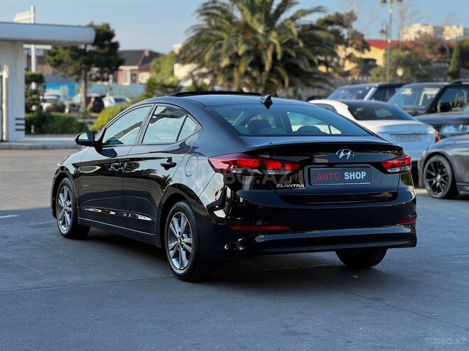 Hyundai Elantra-6