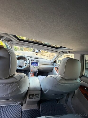 Toyota Camry-13