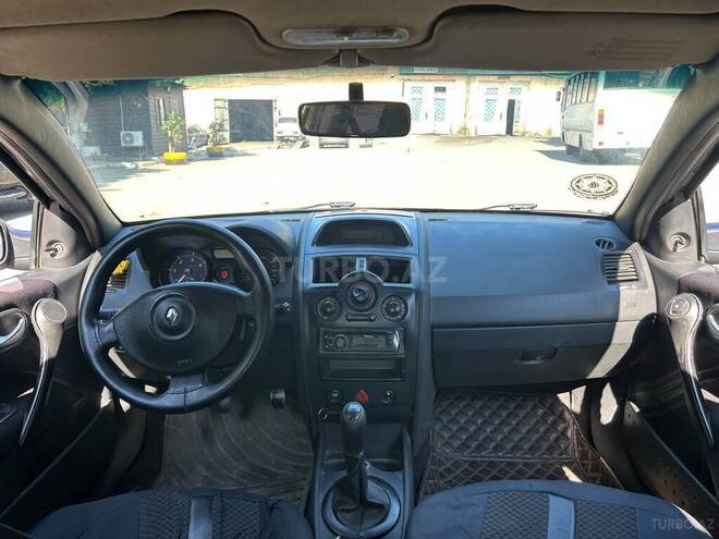 Renault Megane-6