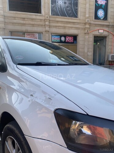 Volkswagen Polo-2