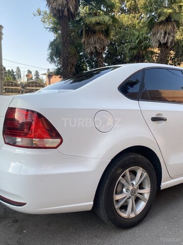 Volkswagen Polo-4