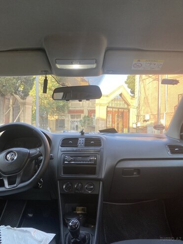 Volkswagen Polo-9