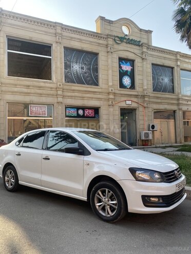 Volkswagen Polo-3