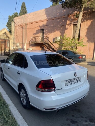 Volkswagen Polo-5