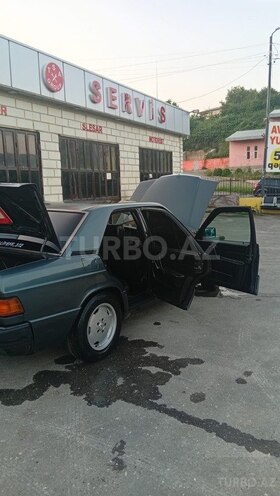 Mercedes 190-5