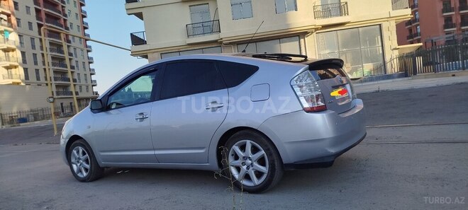 Toyota Prius-12