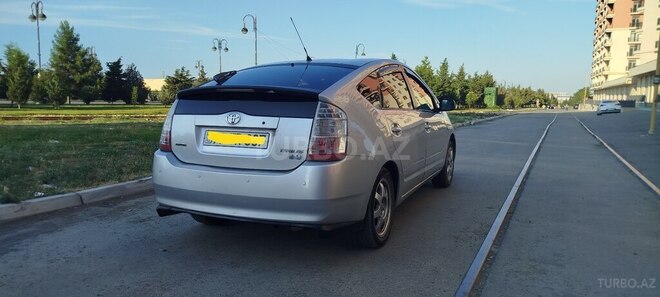 Toyota Prius-14