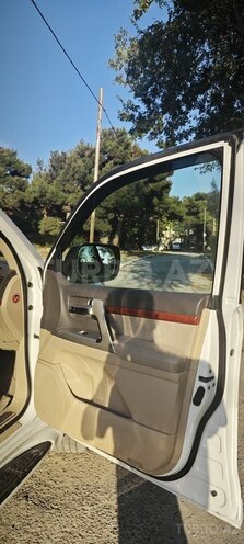 Toyota Land Cruiser-9