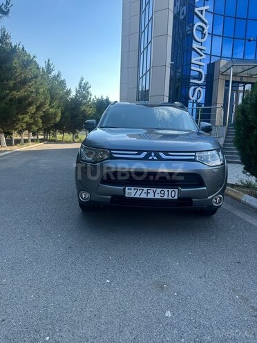 Mitsubishi Outlander-1