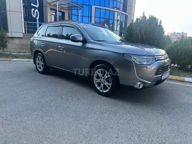 Mitsubishi Outlander-4
