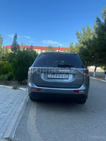Mitsubishi Outlander-6