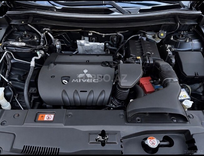 Mitsubishi Outlander-10