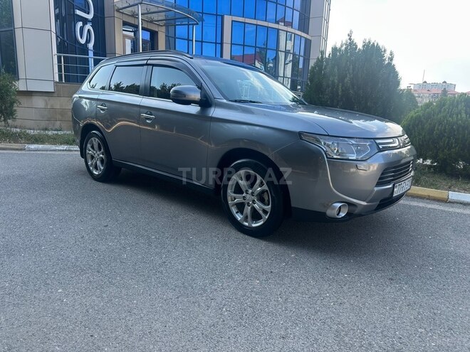 Mitsubishi Outlander-5