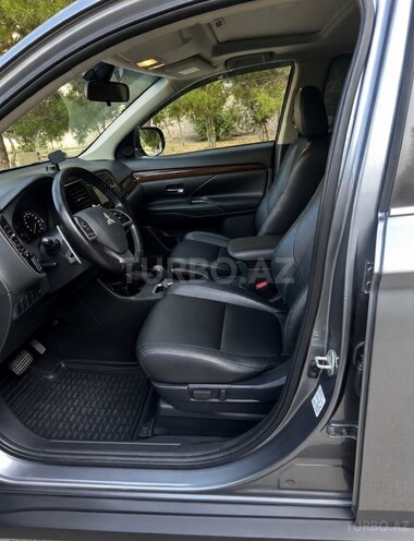 Mitsubishi Outlander-9