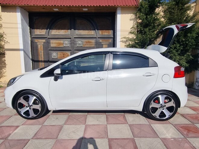 Kia Rio-5