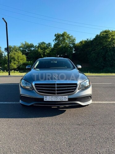 Mercedes E 300-1