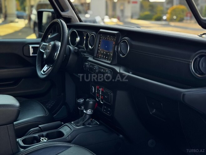 Jeep Wrangler-22