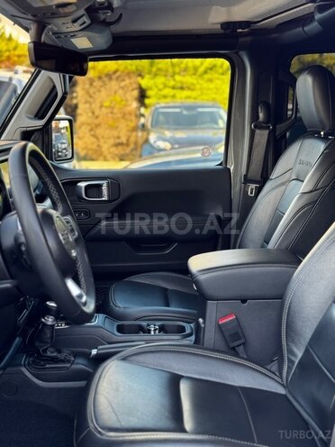 Jeep Wrangler-24
