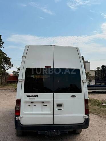 Ford Transit-2