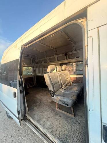 Ford Transit-7