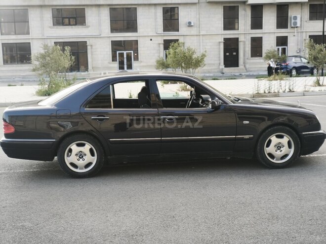 Mercedes E 220-7